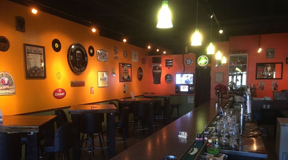 Mooney's Irish Pub slider